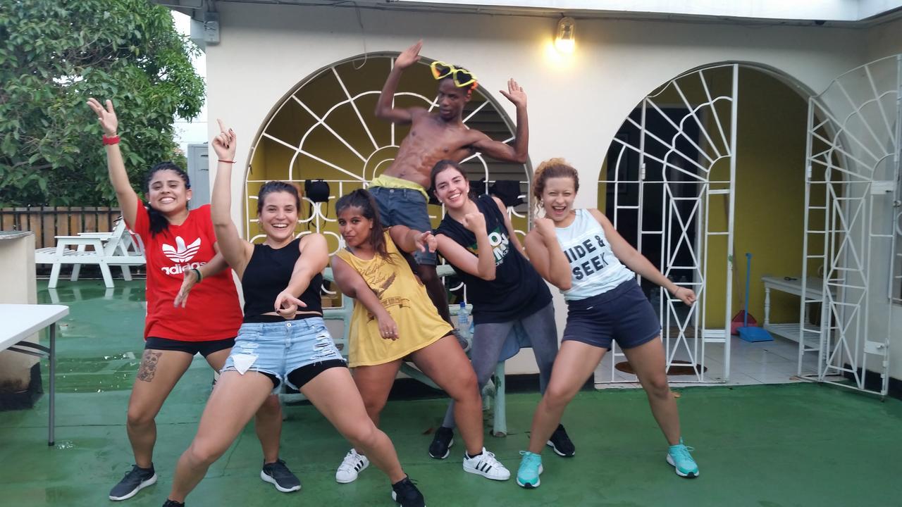 Dancehall Hostel 金斯敦 外观 照片