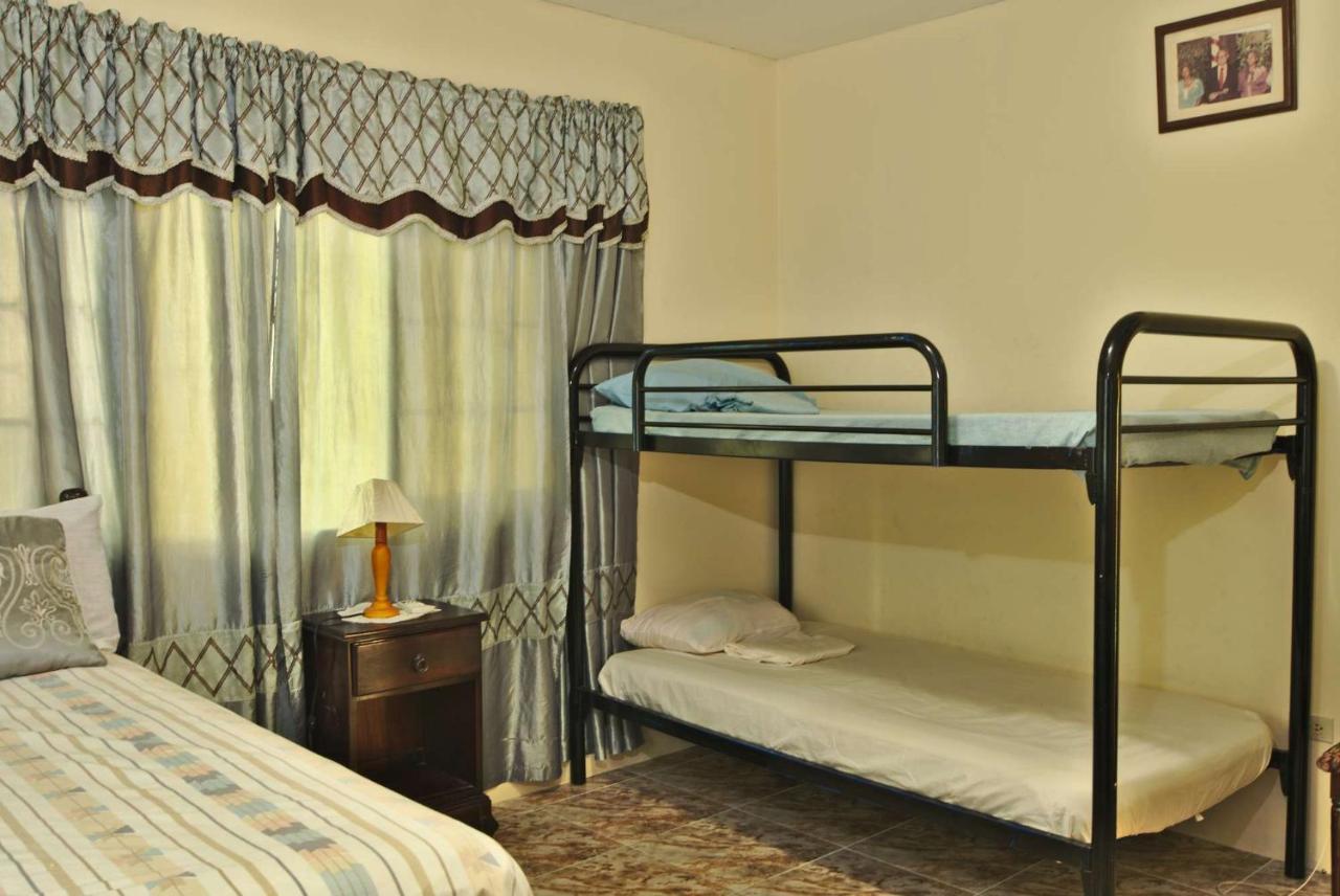 Dancehall Hostel 金斯敦 外观 照片